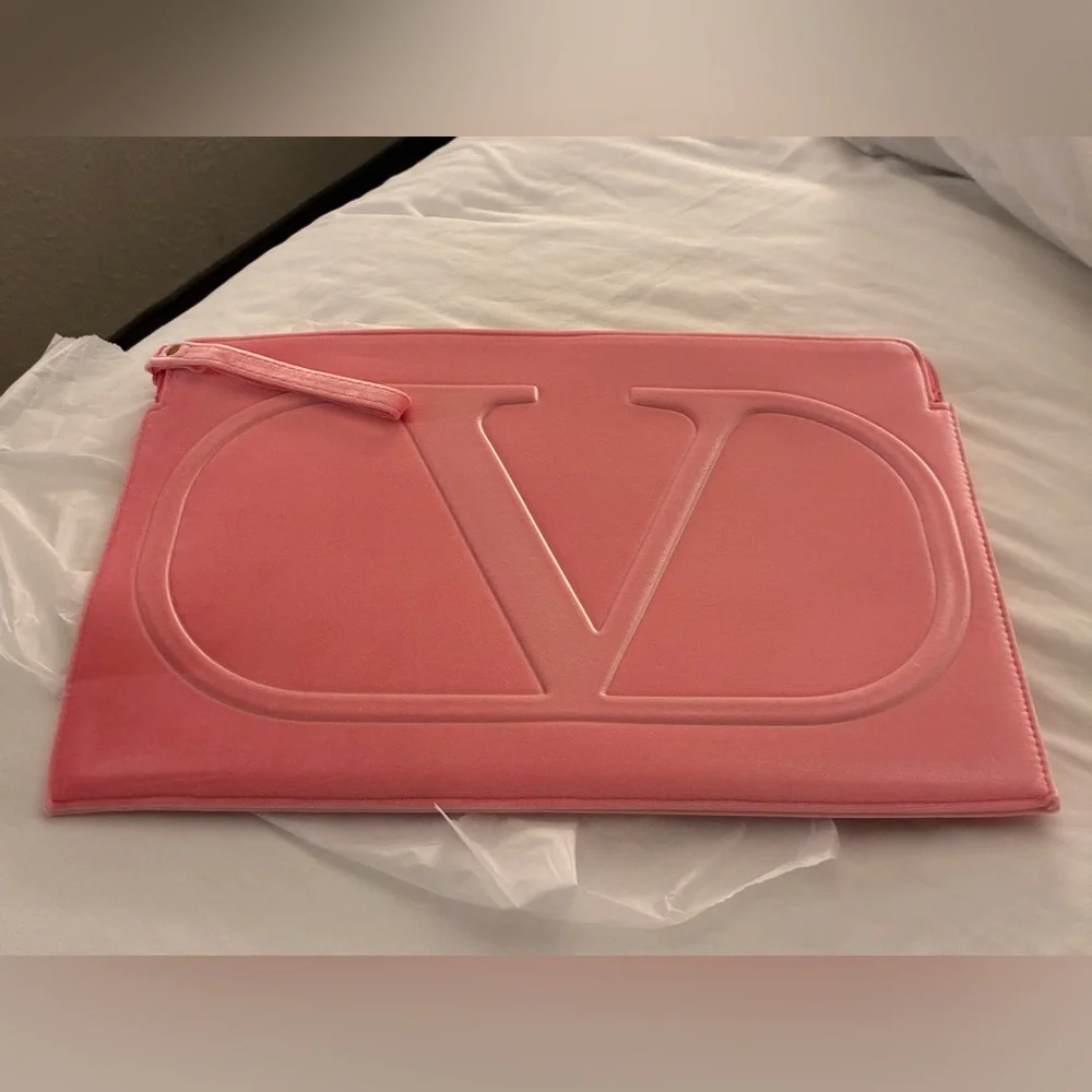 Brand New!Rare Valentino Soft Pink Embossed V Logo Large Laptop Bag
